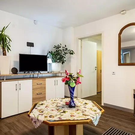 Nguyen Le 3 Schlafzimmer, 7 Bette,dusche, 2 Wc , Kueche Ab 2 Uebernachtungen * 노이킬흐